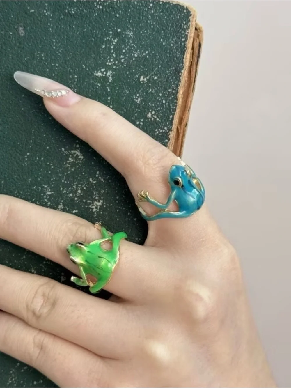 NEW! Unique Enamel Frog Wrap Ring. 🐸 A7-224